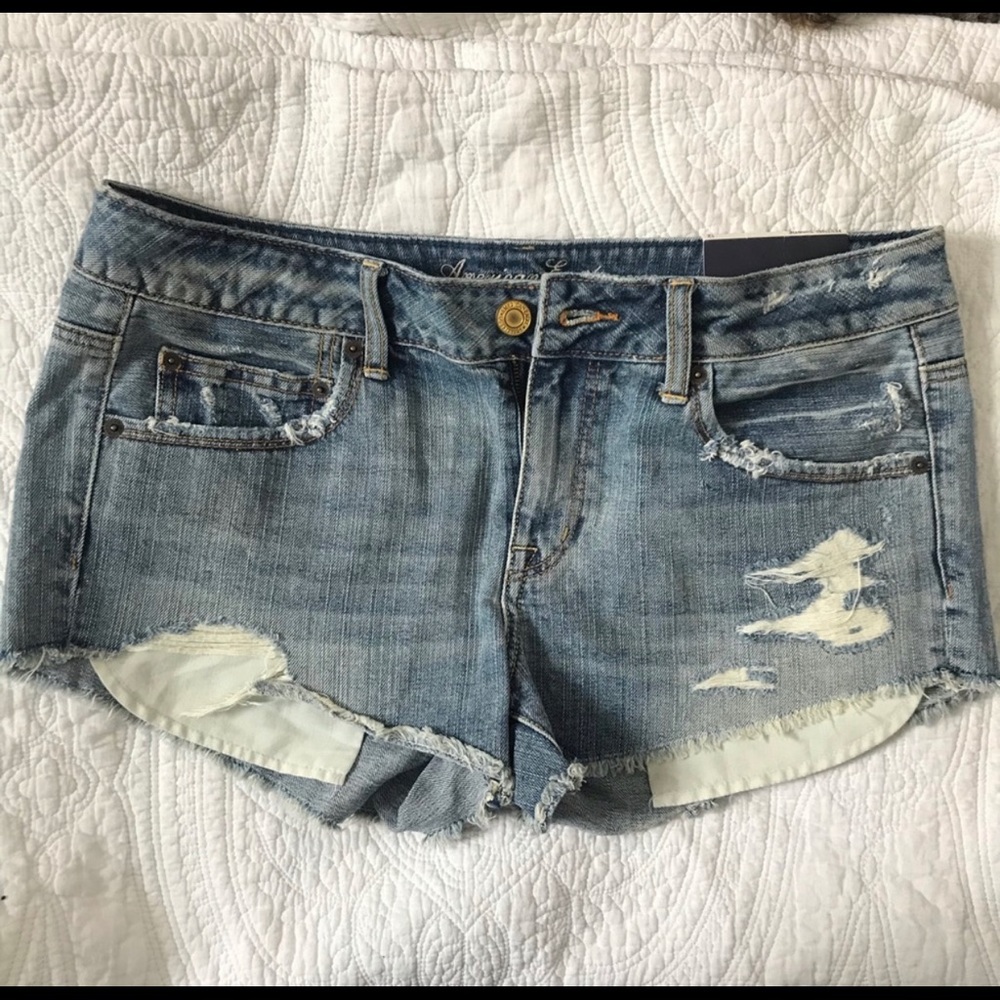 American eagle festive shorts